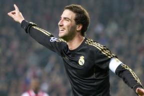 kaiyun体育app-MVP榜第五！詹皇绝杀者成NBA最大奇迹，岂止1亿合同，他真值3个亿，詹皇最后时刻收比赛